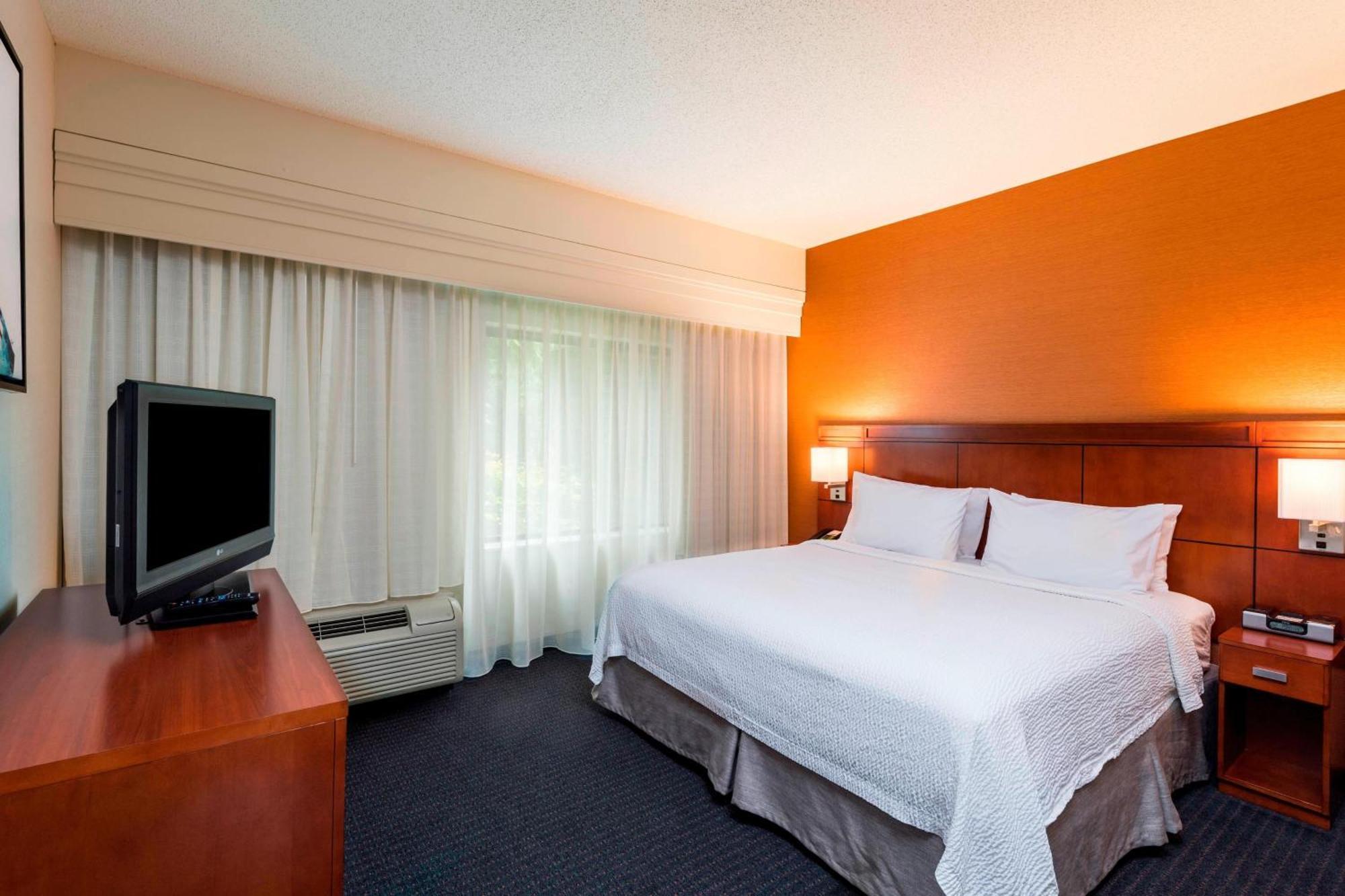 Courtyard By Marriott Atlanta Mall Of Georgia 3* Buford