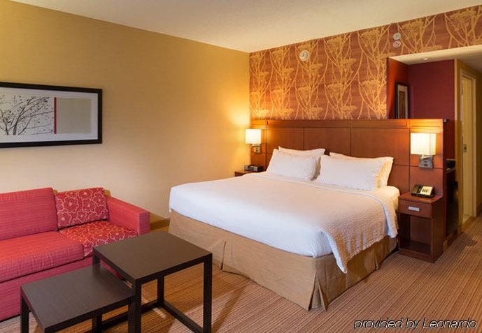 Courtyard By Marriott Atlanta Mall Of Georgia Hotel 3*