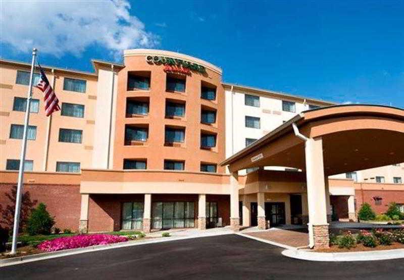 Courtyard By Marriott Atlanta Mall Of Georgia 3*